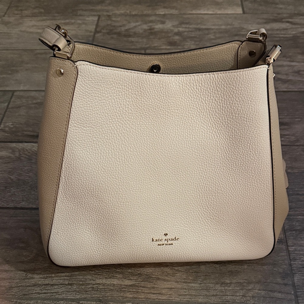 Kate Spade Leila Medium Triple
Compartment Shoulder Bag